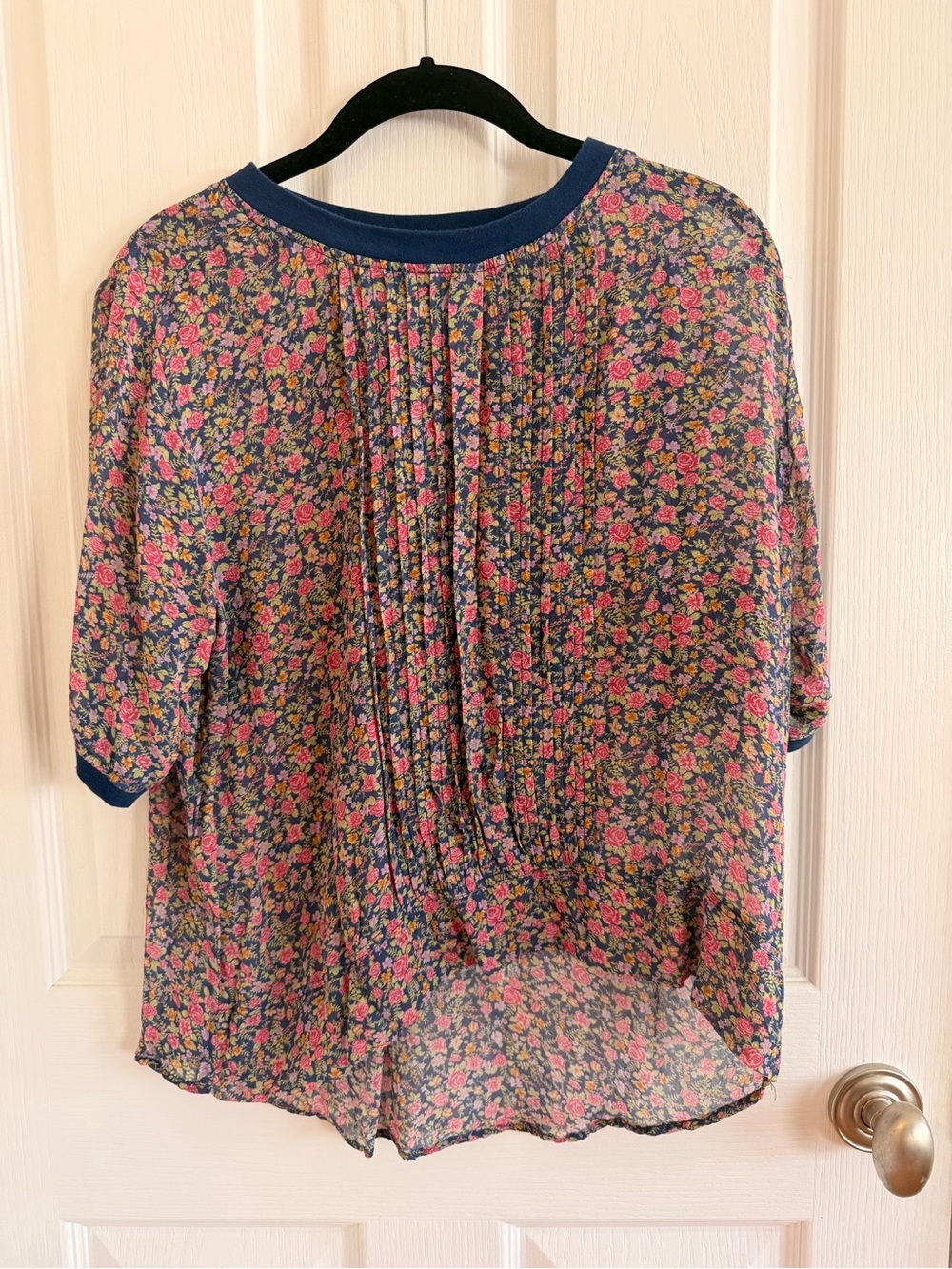 One Fine Day 100% Silk Floral Pintuck Pleated Blouse‎ Navy Pink